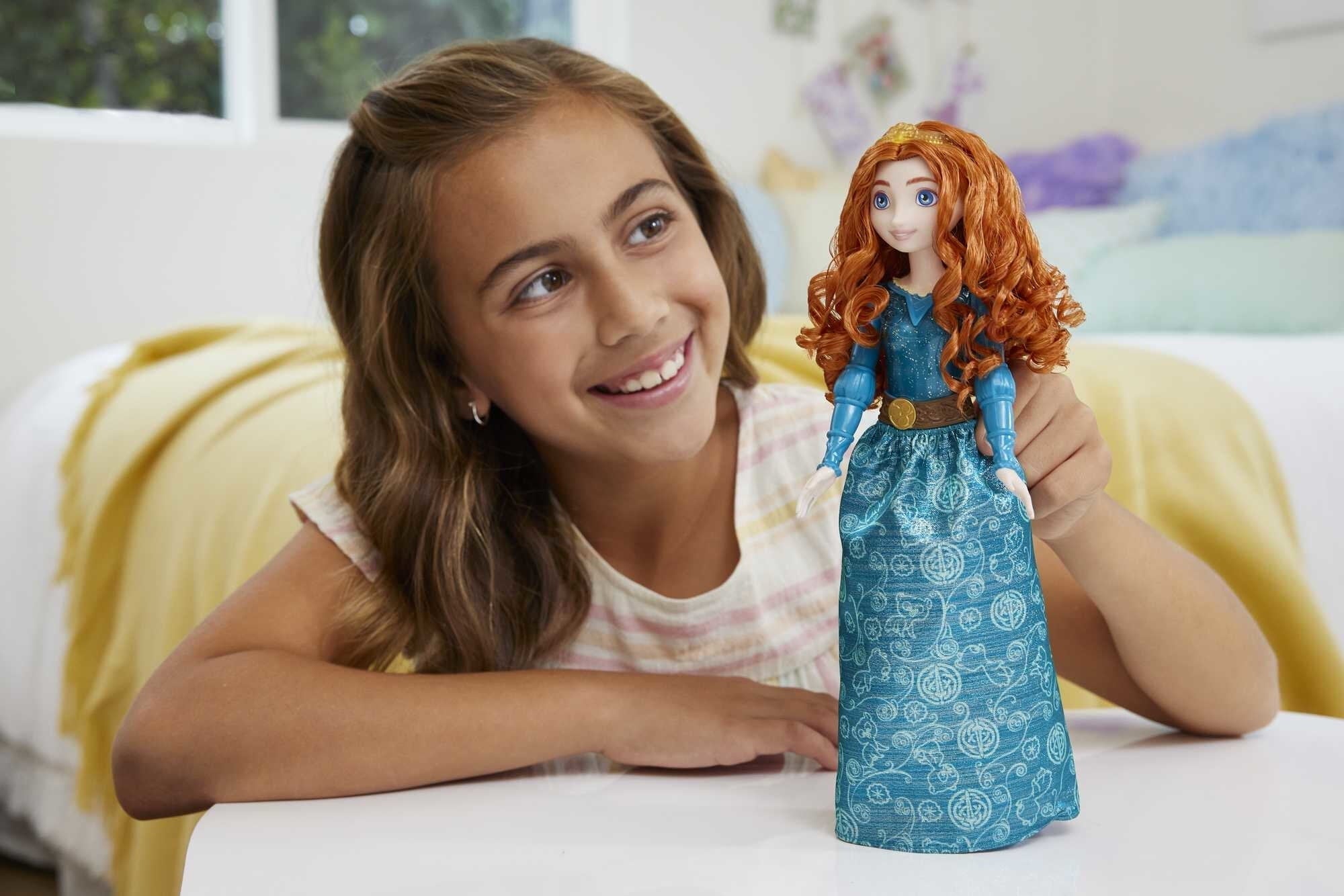 Disney Princess Merida Fashion Doll with Red Hair, Blue Eyes & Hair Accessory, Sparkling Look